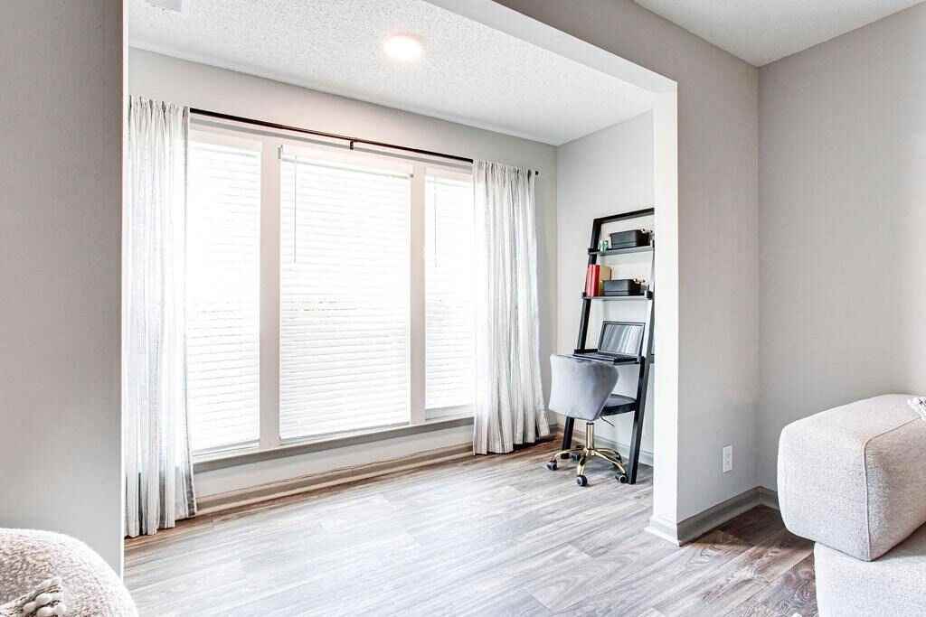 The Laurel - Photo 7 of 20