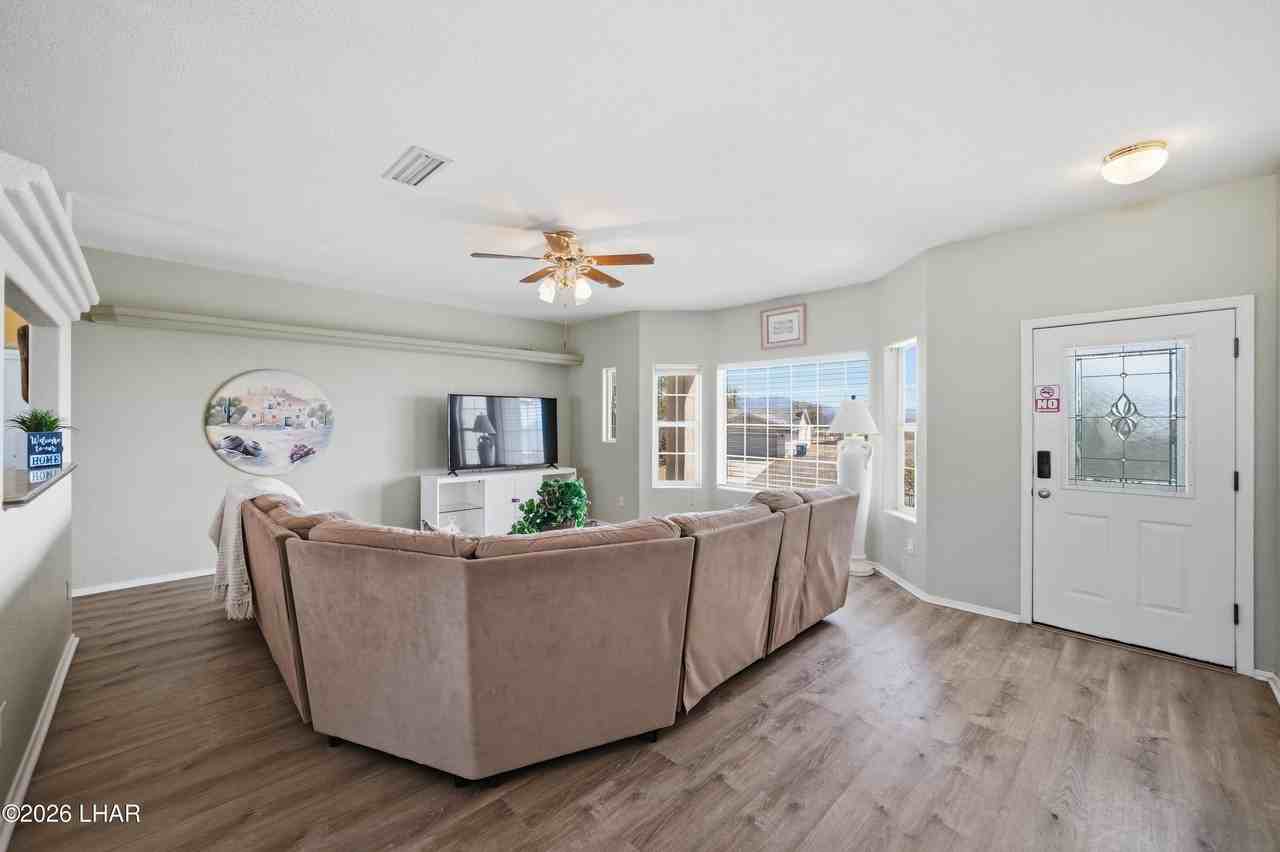 784 Cactus Dr - Photo 6 of 30