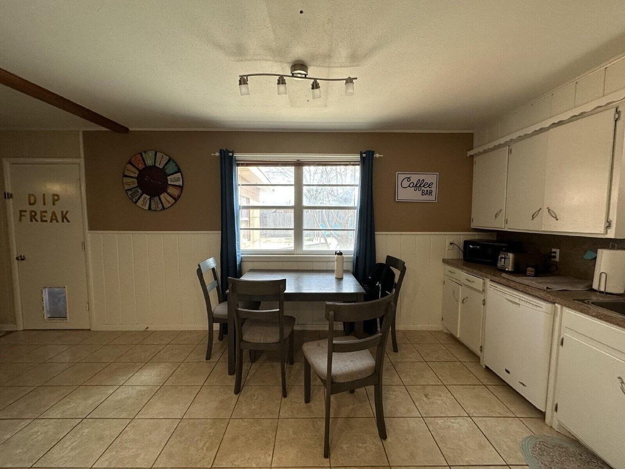 3011 55th St - Photo 5 of 25
