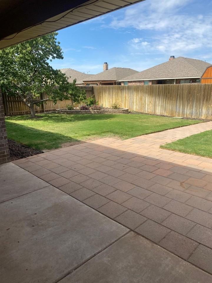 6904 92nd St - Photo 3 of 17