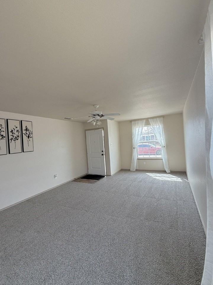8909 Temple Ave - Photo 5 of 13