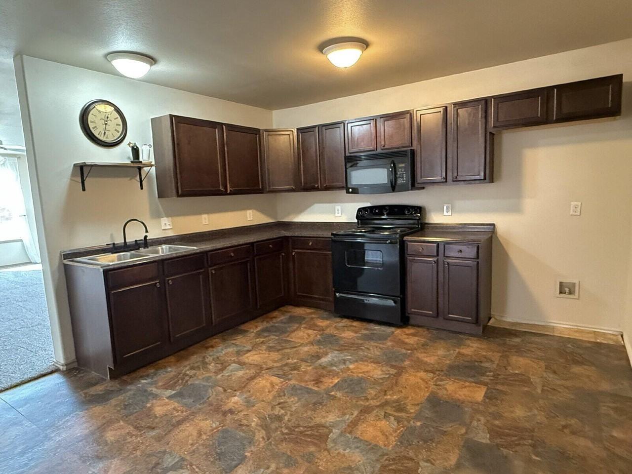 8909 Temple Ave - Photo 6 of 13
