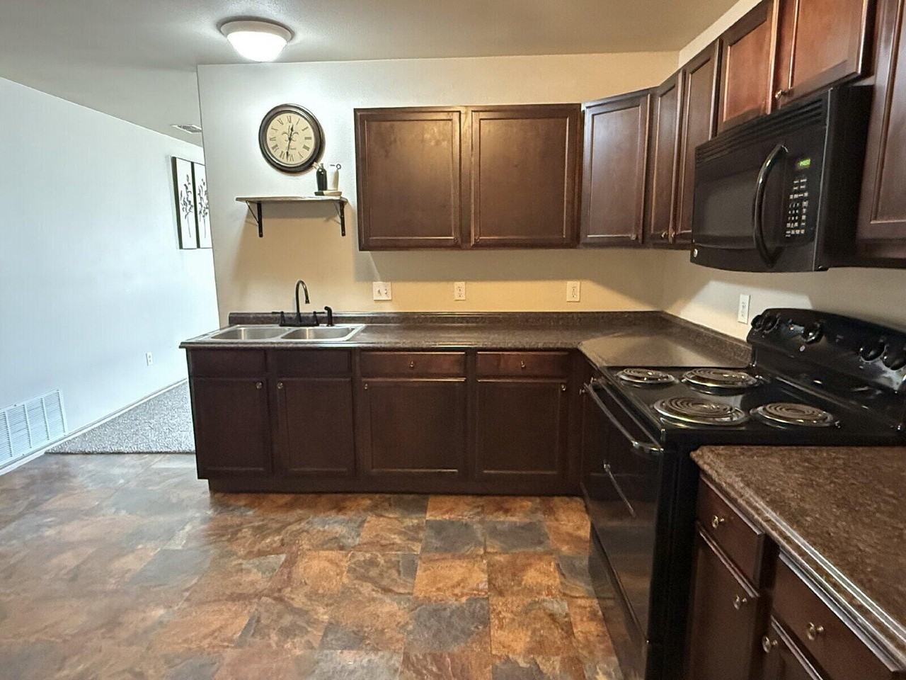8909 Temple Ave - Photo 7 of 13