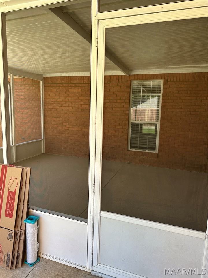 491 Greystone Way - Photo 4 of 12