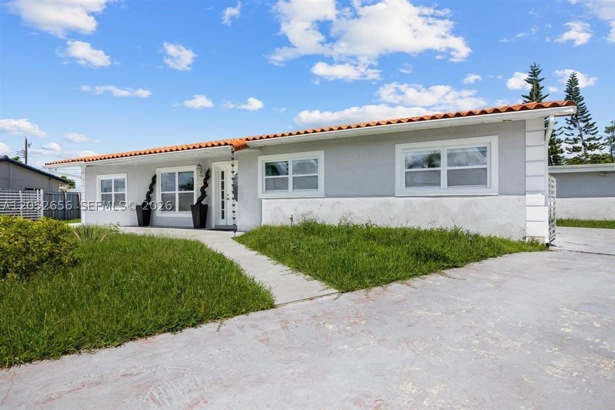 12745 Sw 19th St - Photo 5 of 50