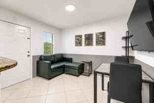902 Se 1st St - Photo 1 of 1