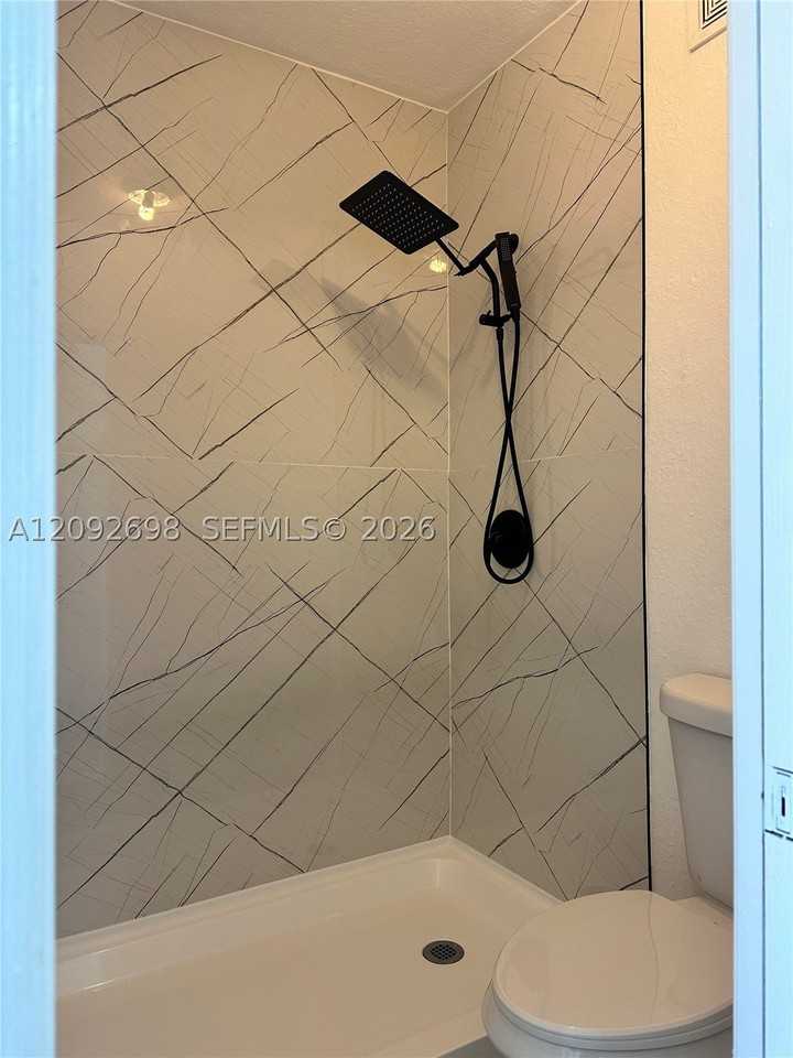 17035 Sw 138th Ct - Photo 5 of 7