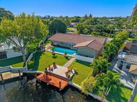 featured image of 1485 Ne 57th St