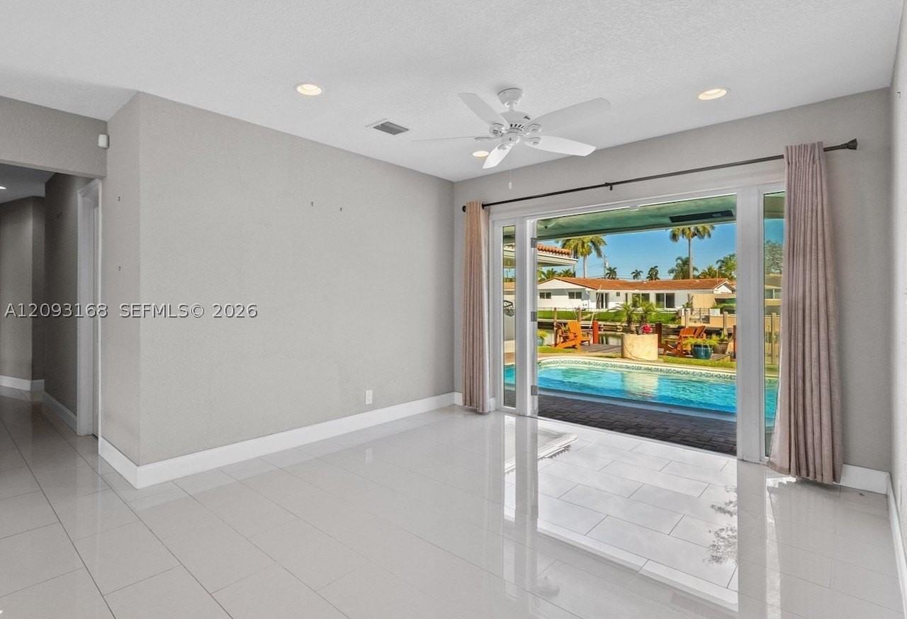 1485 Ne 57th St - Photo 4 of 20