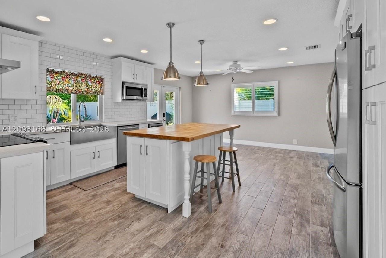 1485 Ne 57th St - Photo 5 of 20