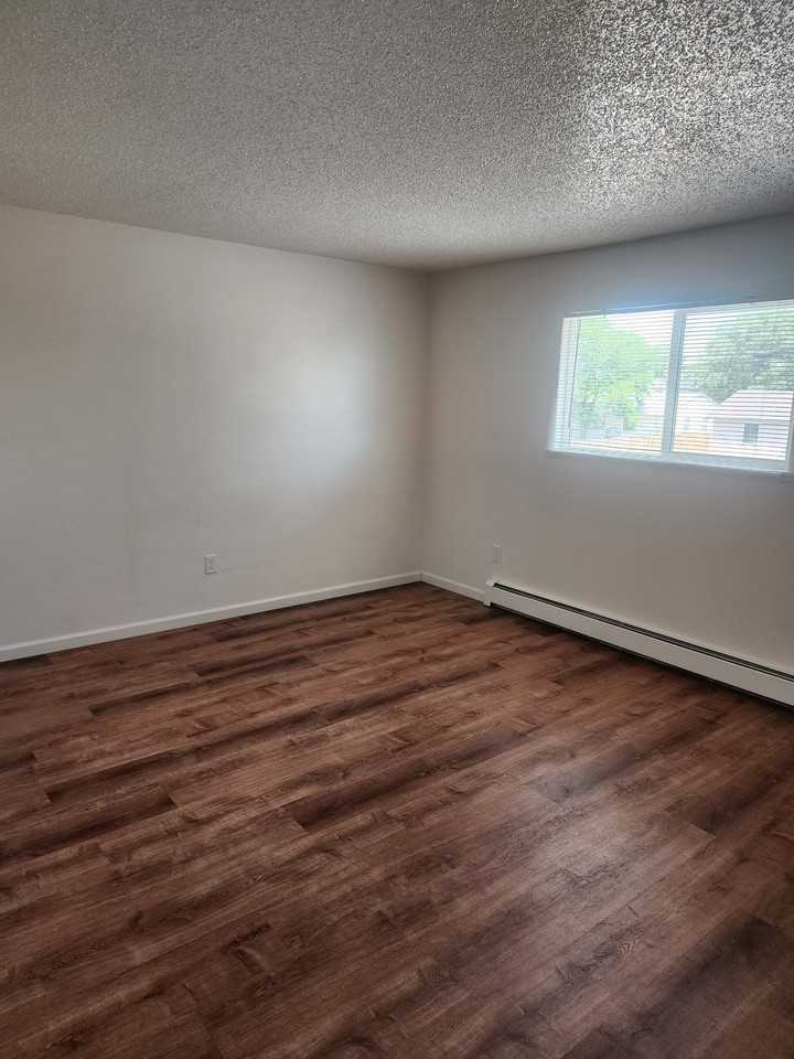 1402 Glenwood Ave - Photo 7 of 7