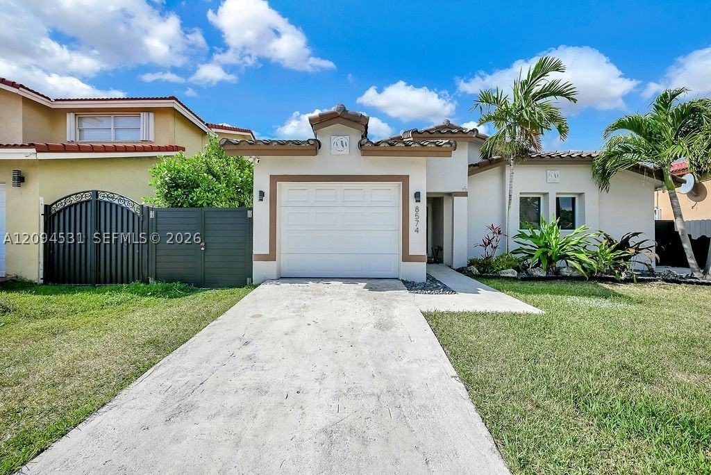 8574 Sw 211th Ter - Photo 4 of 50