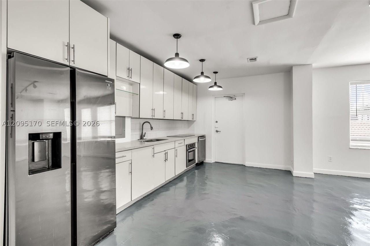 817 Washington Ave #A - Photo 7 of 19