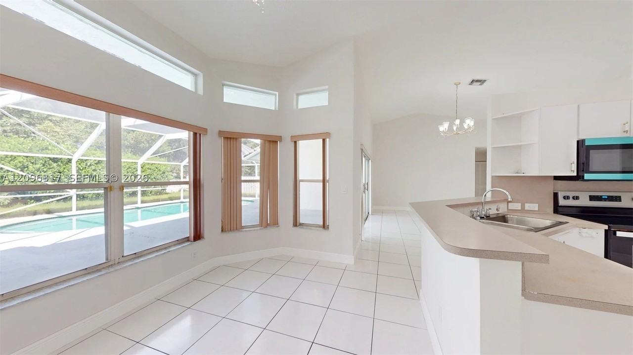 4610 Nw 100th Way #4610 - Photo 3 of 31