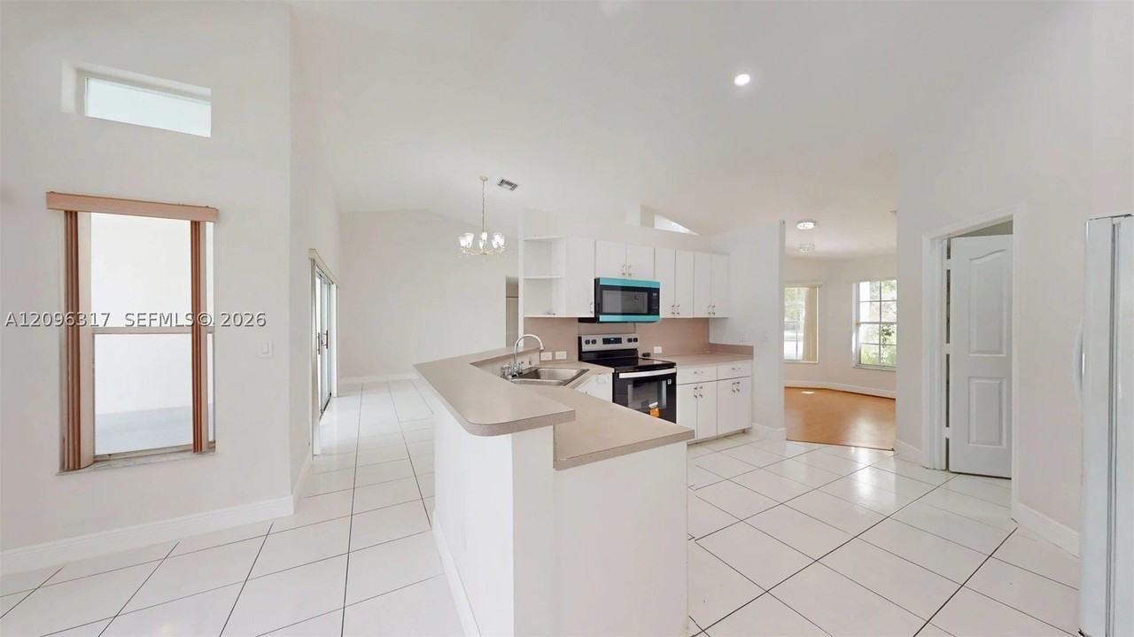 4610 Nw 100th Way #4610 - Photo 6 of 31