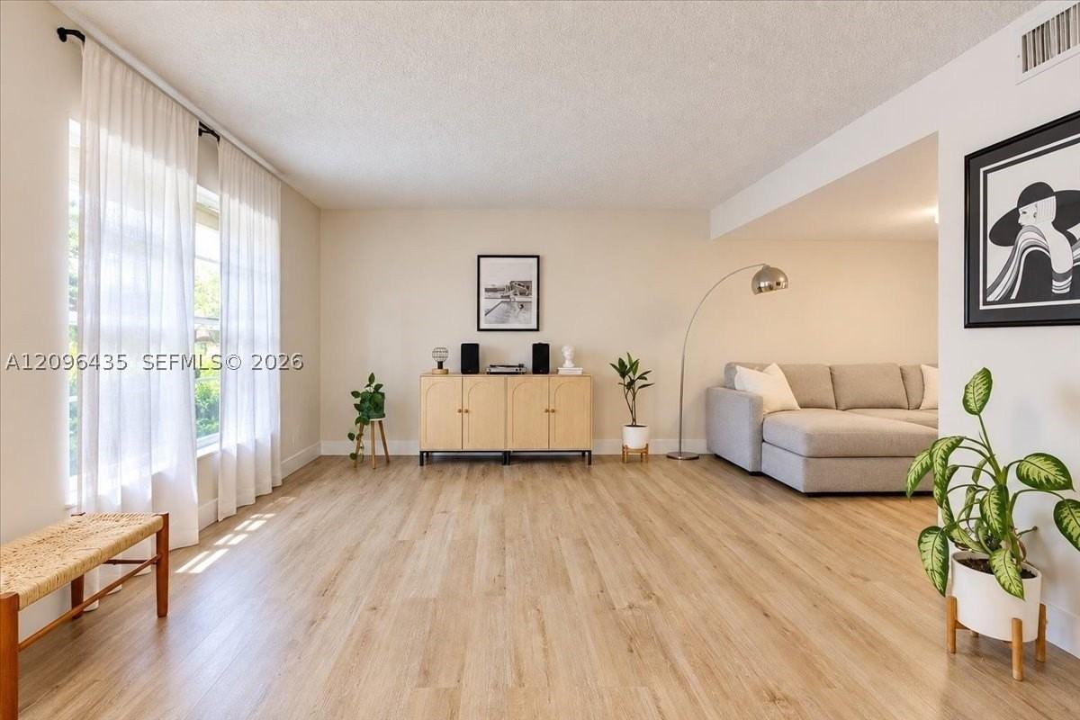 6524 Sw 41st St #6524 - Photo 5 of 30