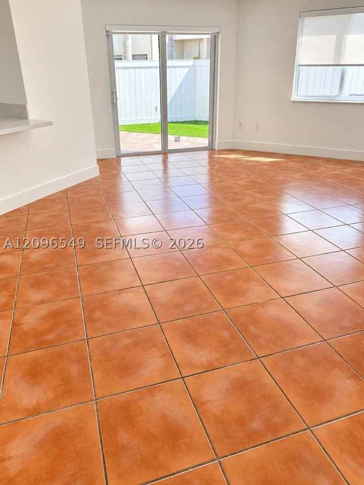 6850 Sw 45th Ln #3 - Photo 2 of 8