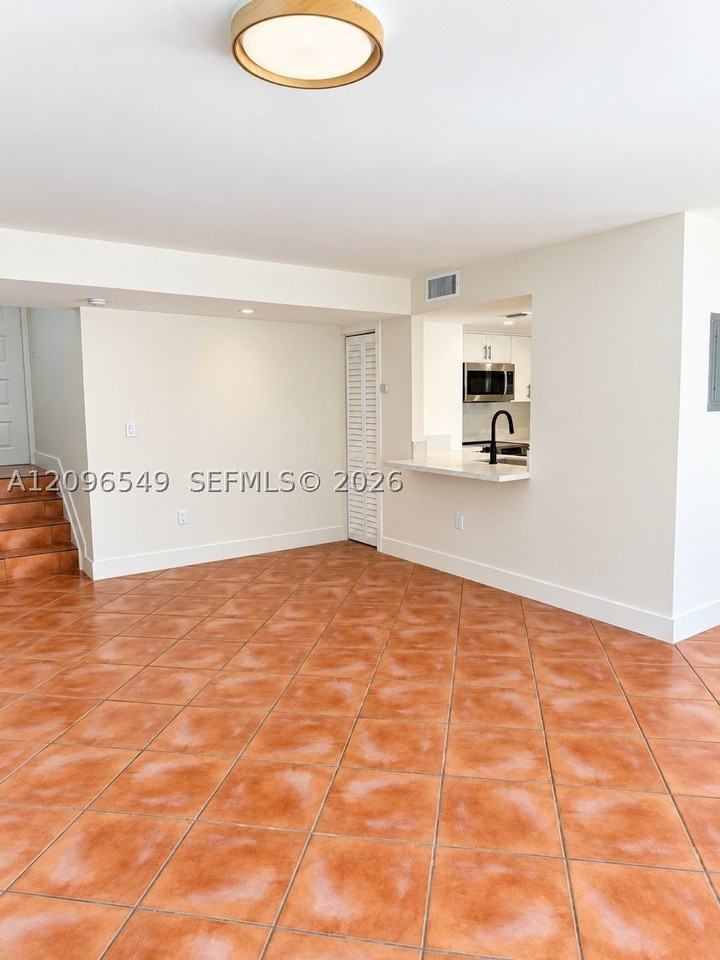 6850 Sw 45th Ln #3 - Photo 5 of 8