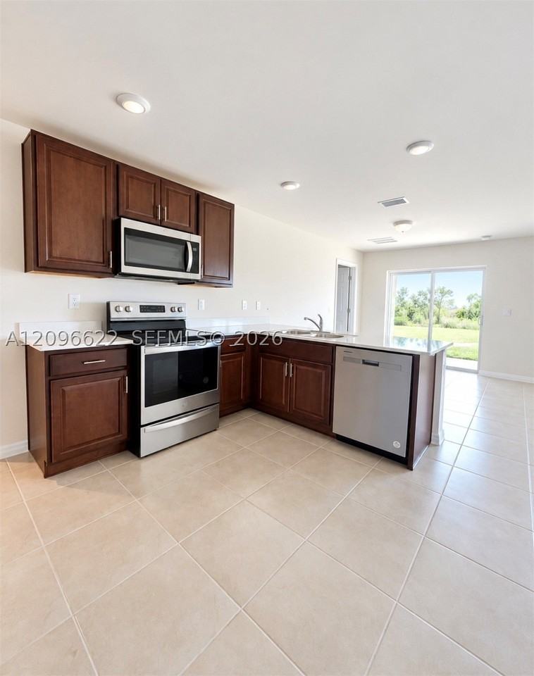 9018 S Castle Cir - Photo 2 of 12