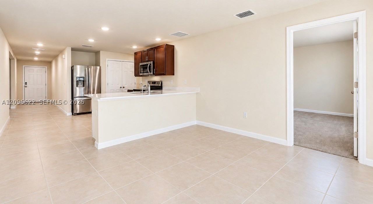 9018 S Castle Cir - Photo 4 of 12