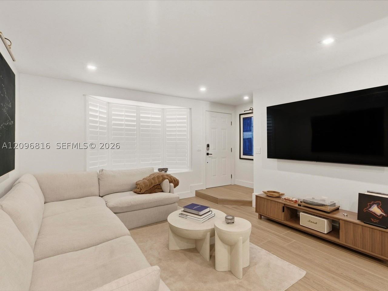 10253 Sw 77th Ct - Photo 5 of 33