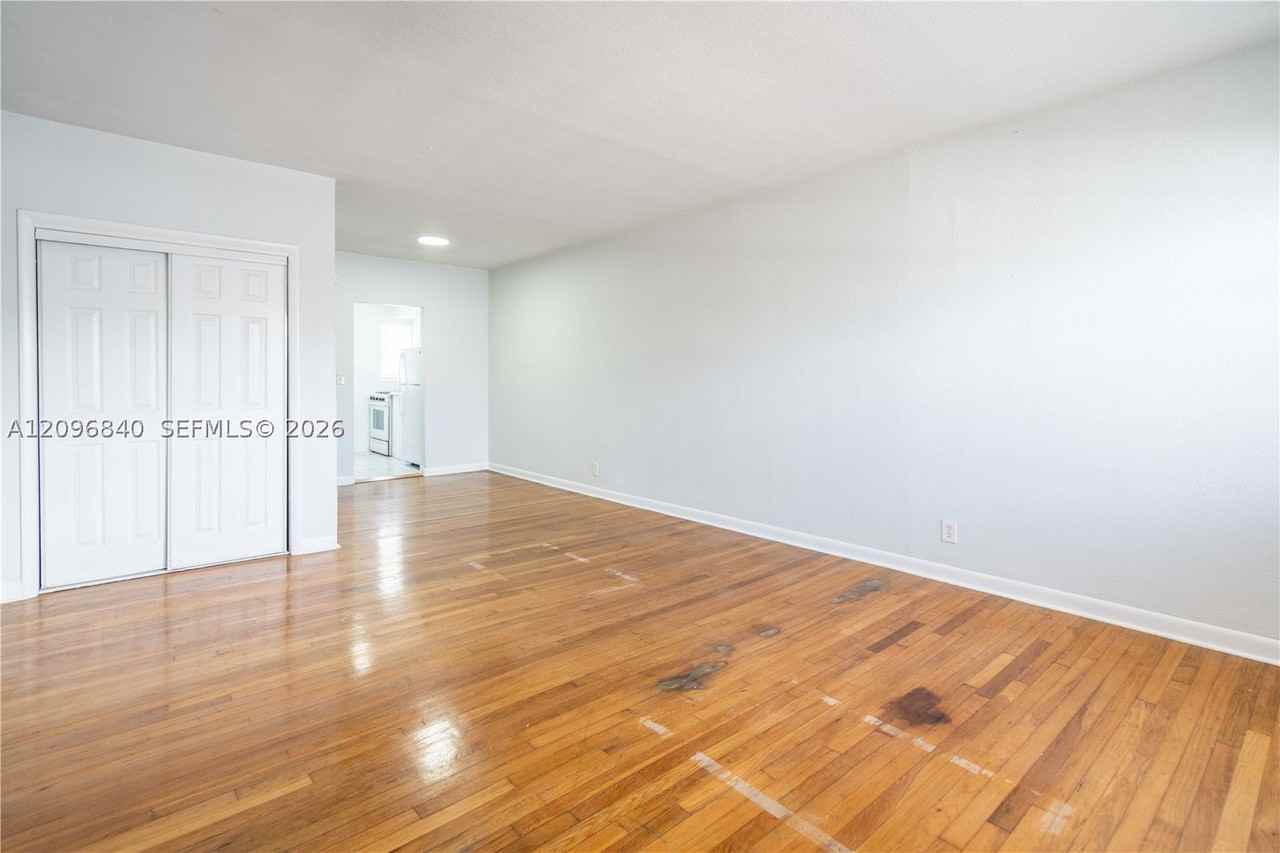 330 84th St #11 - Photo 4 of 12