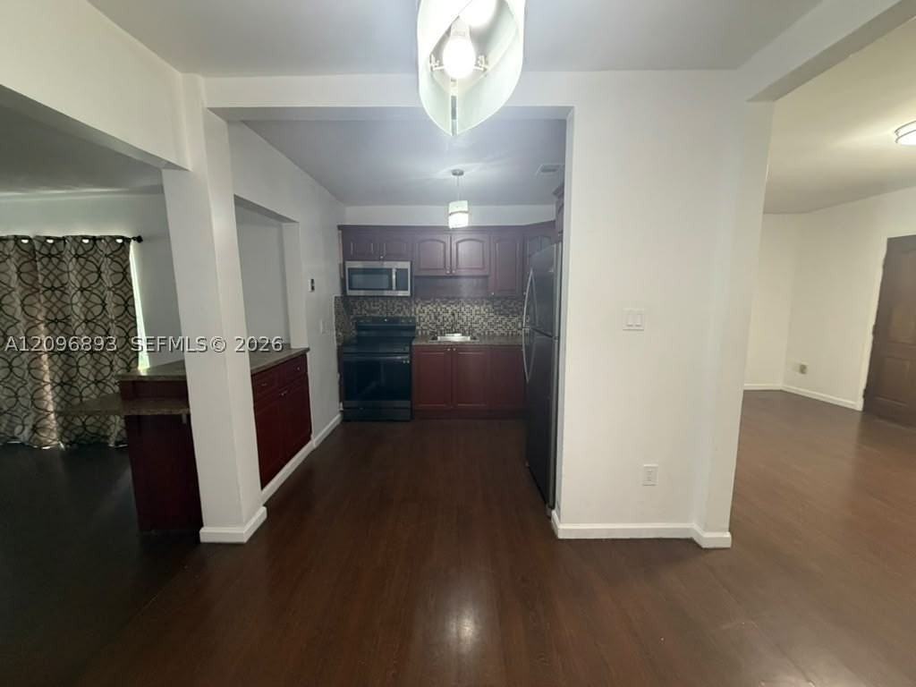 6871 Sw 37th St #B - Photo 3 of 13