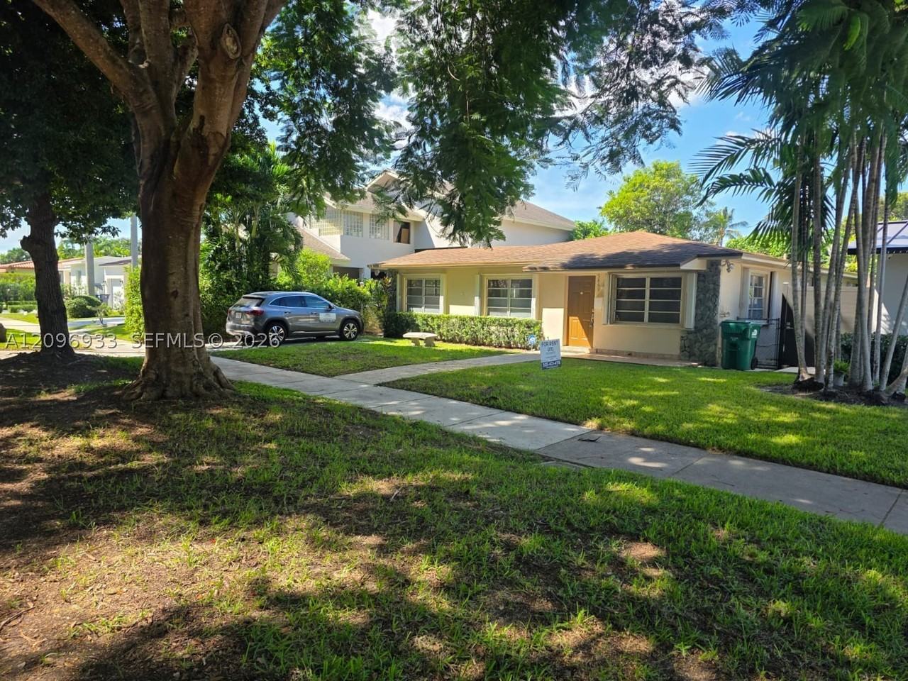 5869 Sw 34th St - Photo 3 of 36