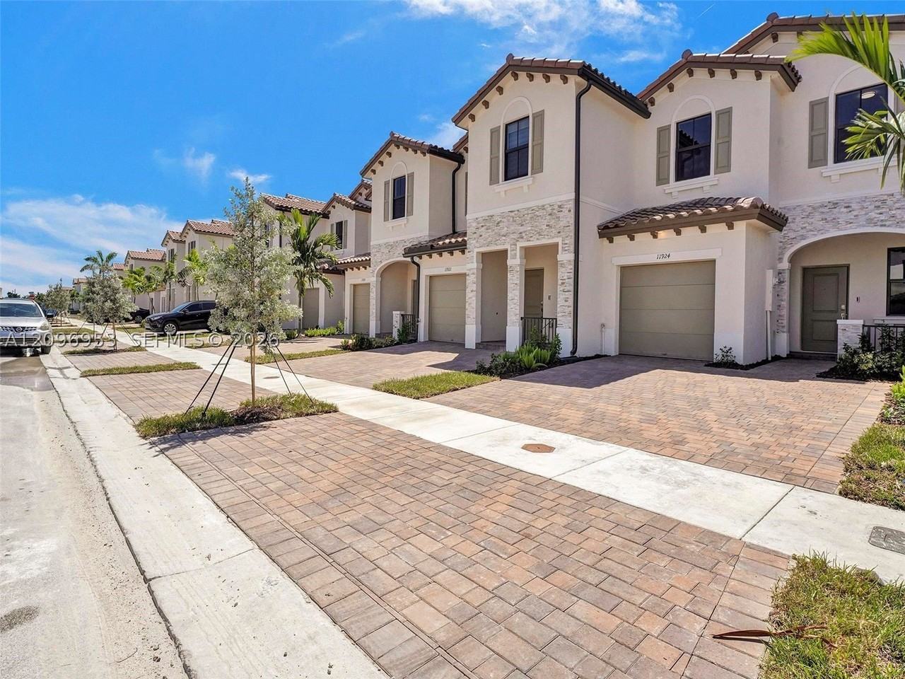 11924 Sw 247th Ter - Photo 3 of 42
