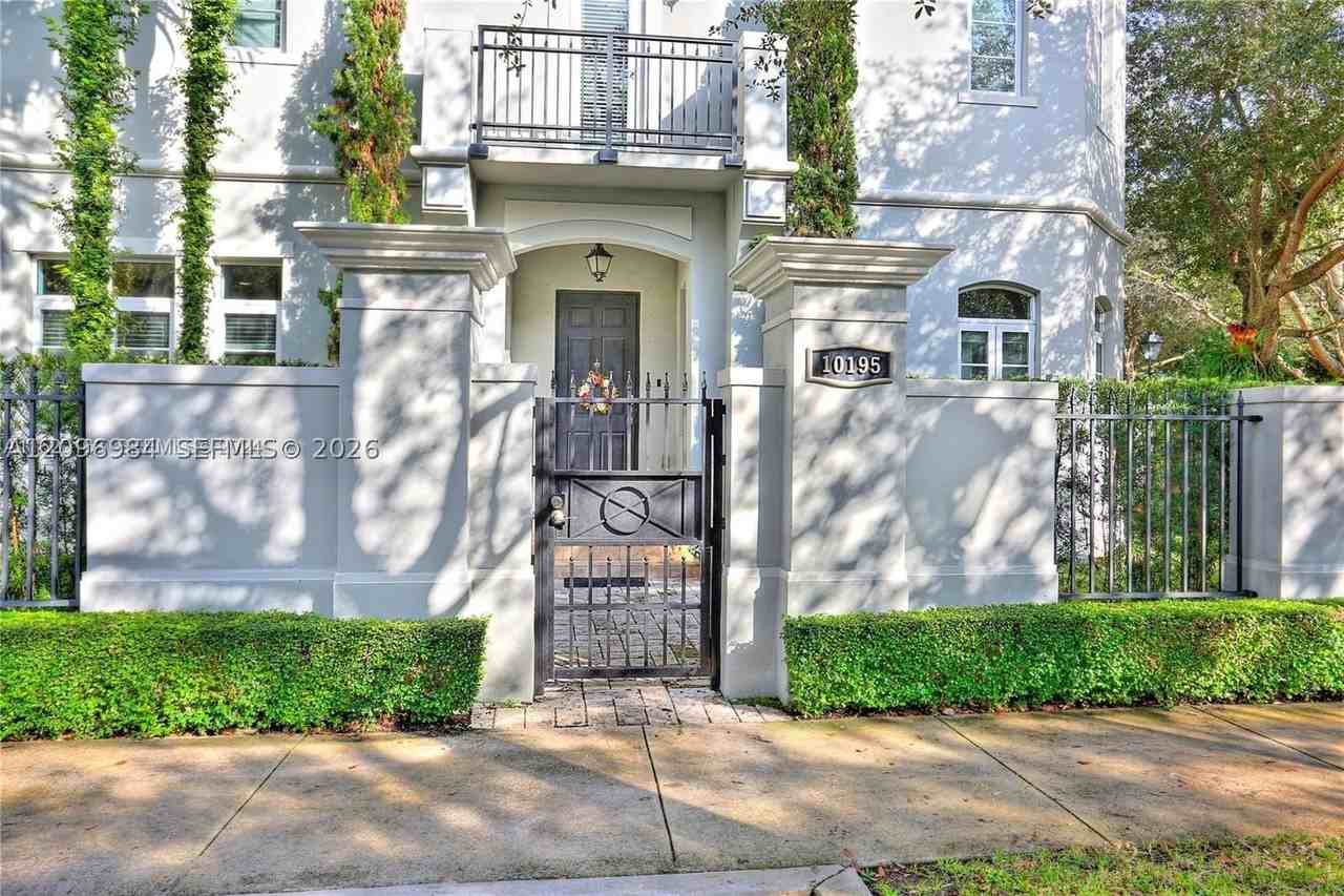 10195 Sw 75th Pl - Photo 2 of 36