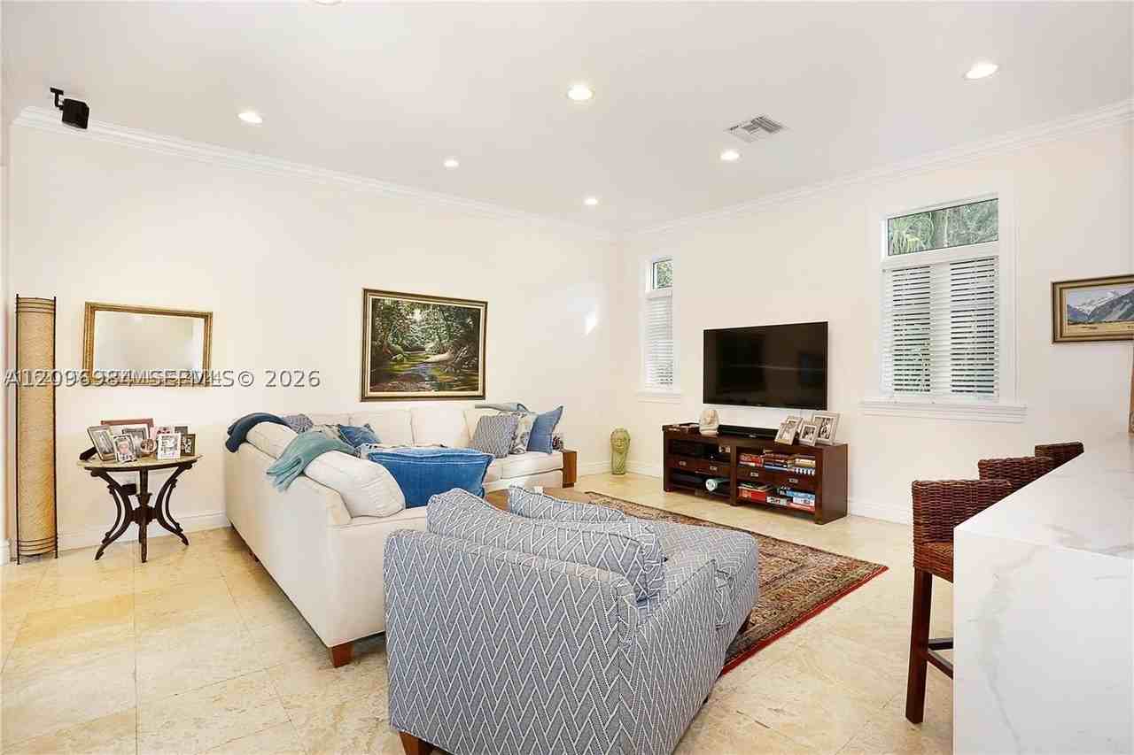 10195 Sw 75th Pl - Photo 4 of 36