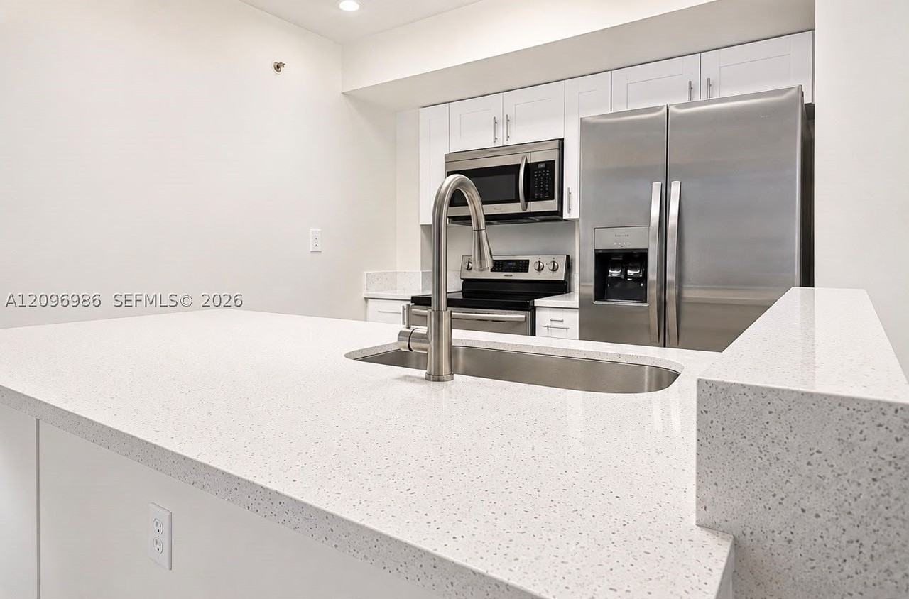102 Sw 6th Ave #507 - Photo 2 of 16