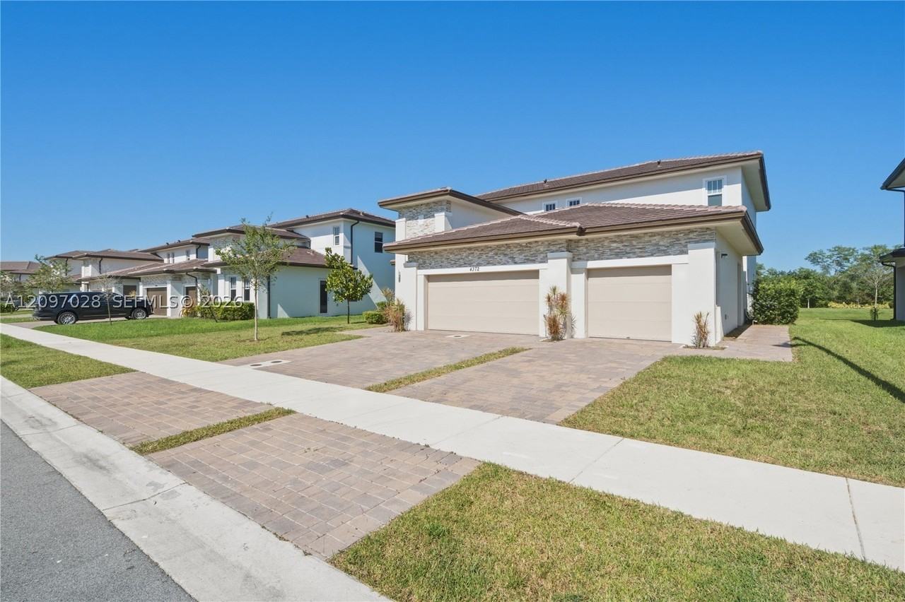 4372 Sw 122nd Ter #0 - Photo 3 of 50
