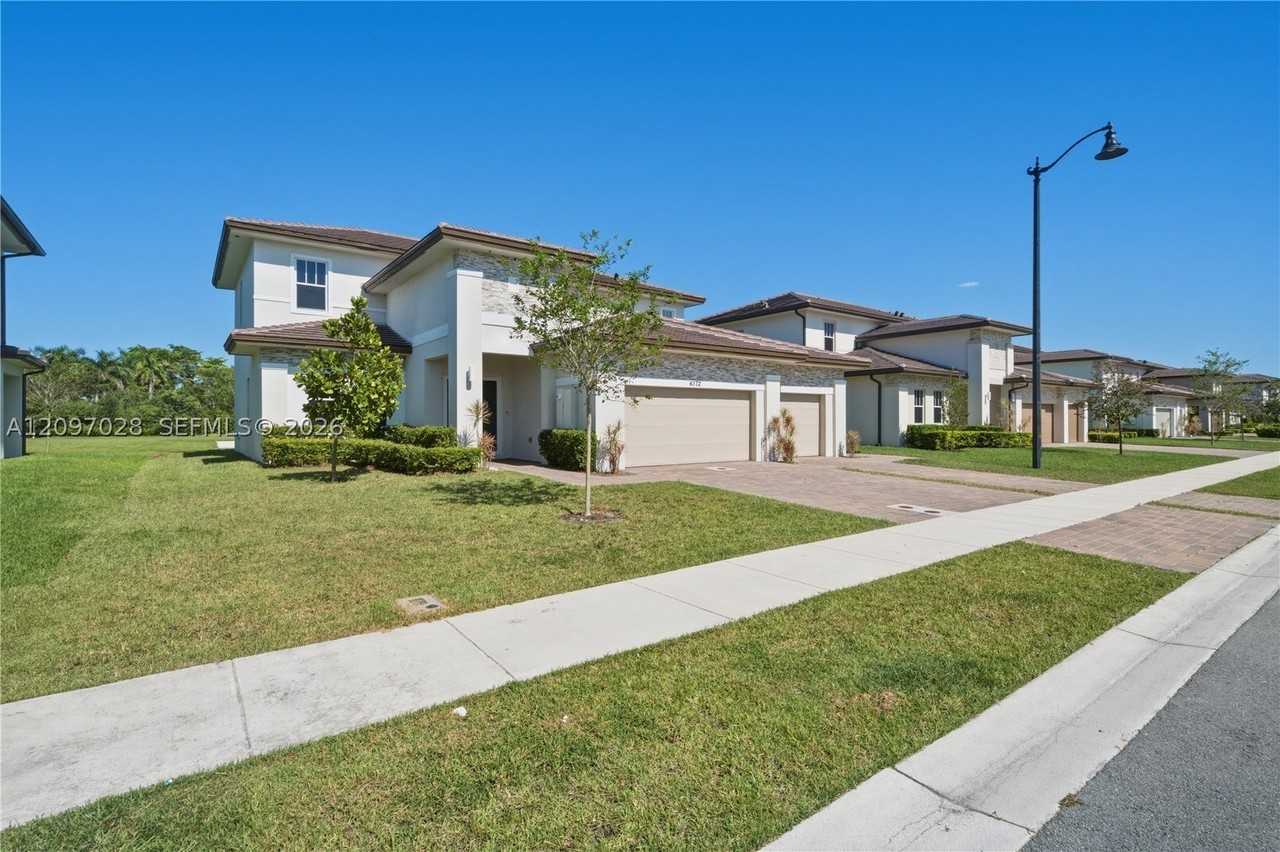 4372 Sw 122nd Ter #0 - Photo 4 of 50