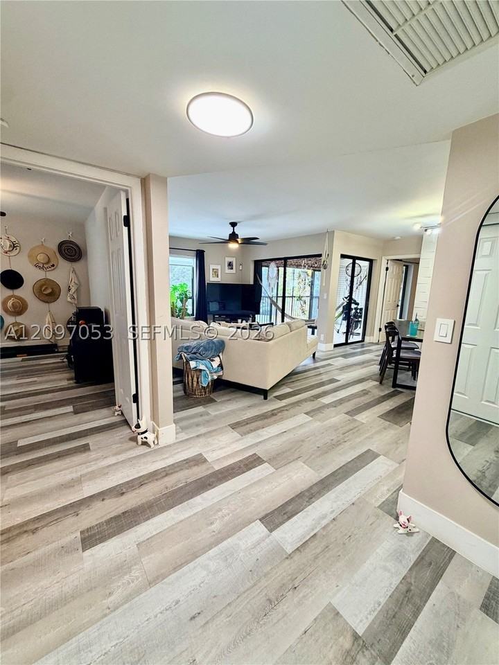 3171 Cocoplum Cir #3382 - Photo 4 of 30