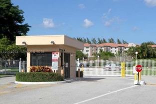 480 Executive Center Dr #4L - Photo 1 of 1