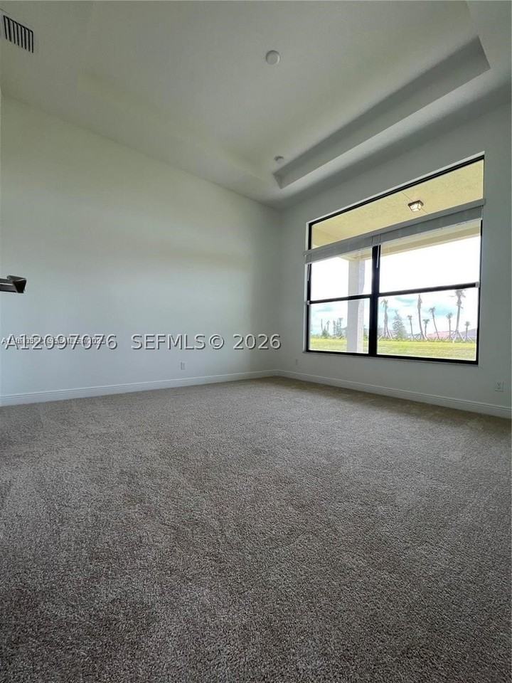 9393 Sw Pepoli Way #9393 - Photo 7 of 14