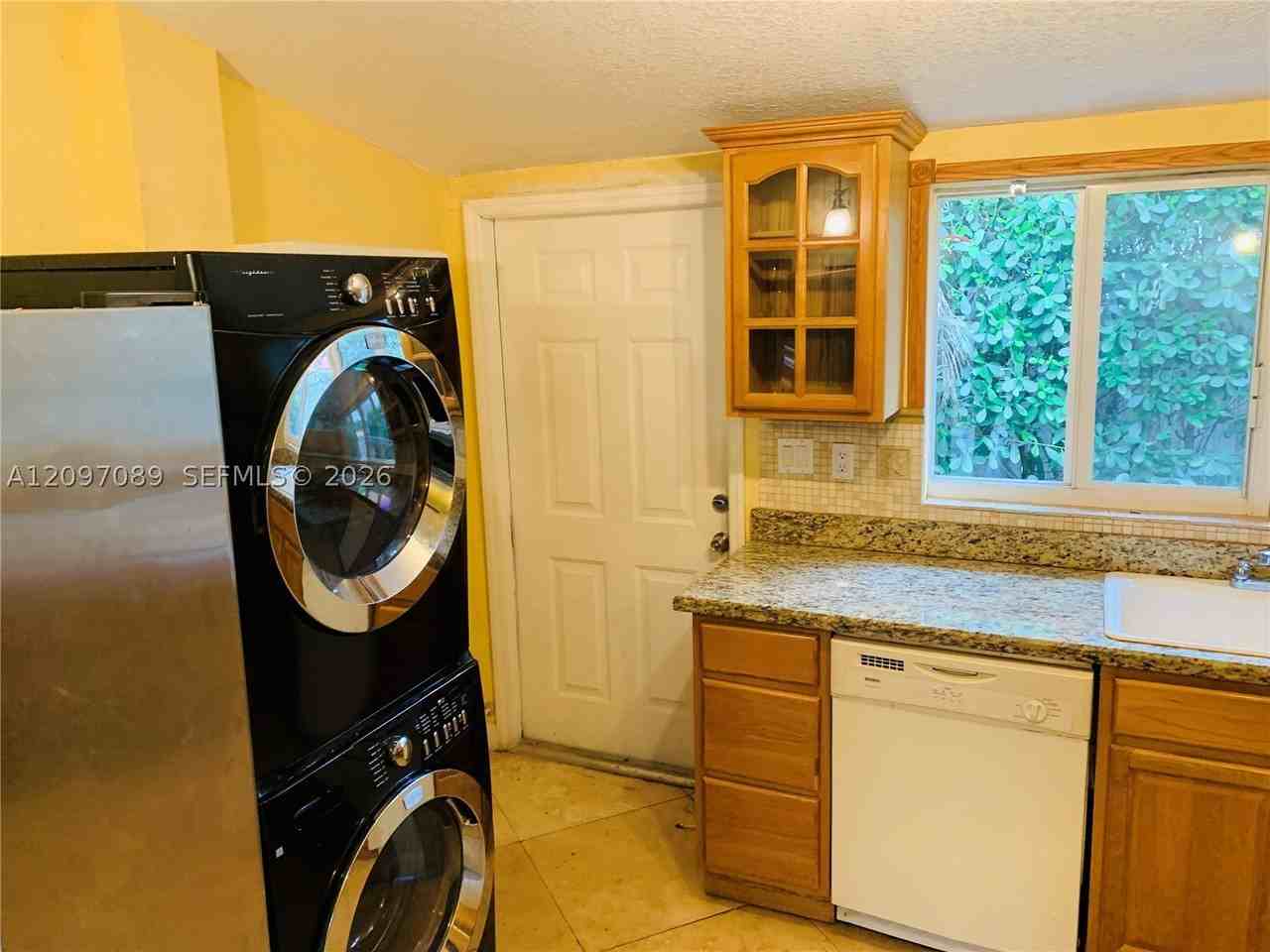 6134 Sw 22nd St #6134 - Photo 6 of 16