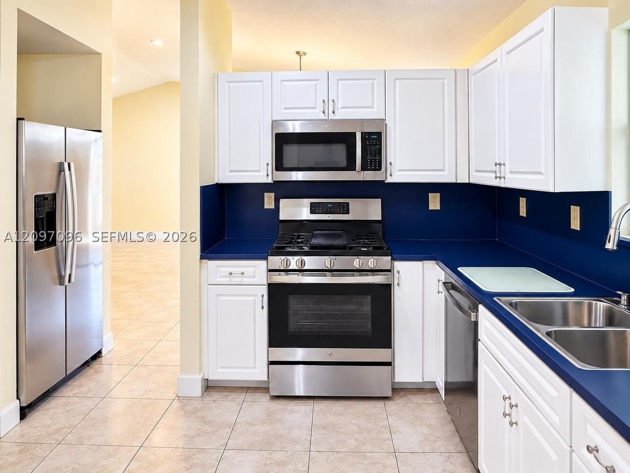 14740 Sw 170th Ter - Photo 4 of 21