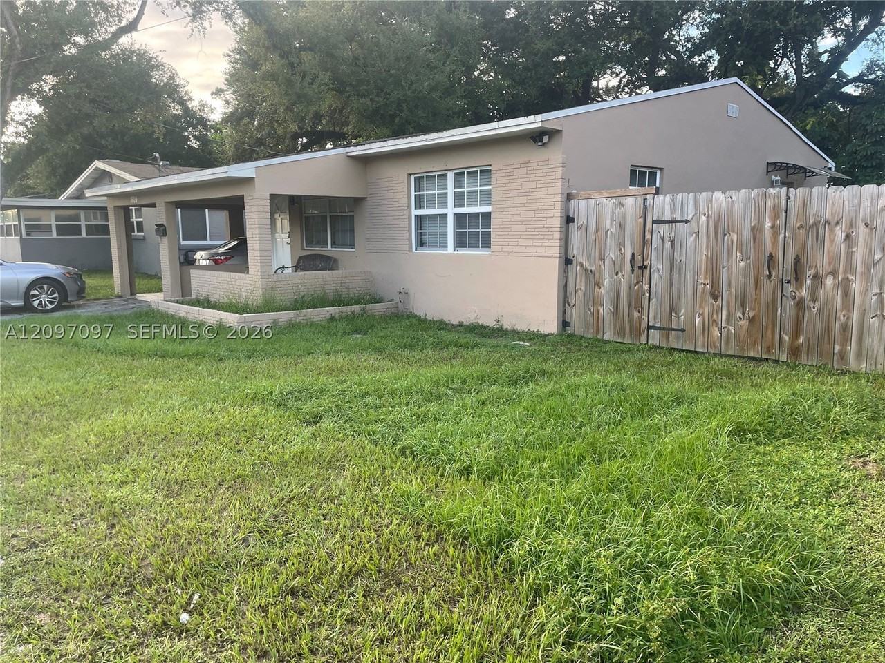 1609 Davie Blvd - Photo 2 of 29