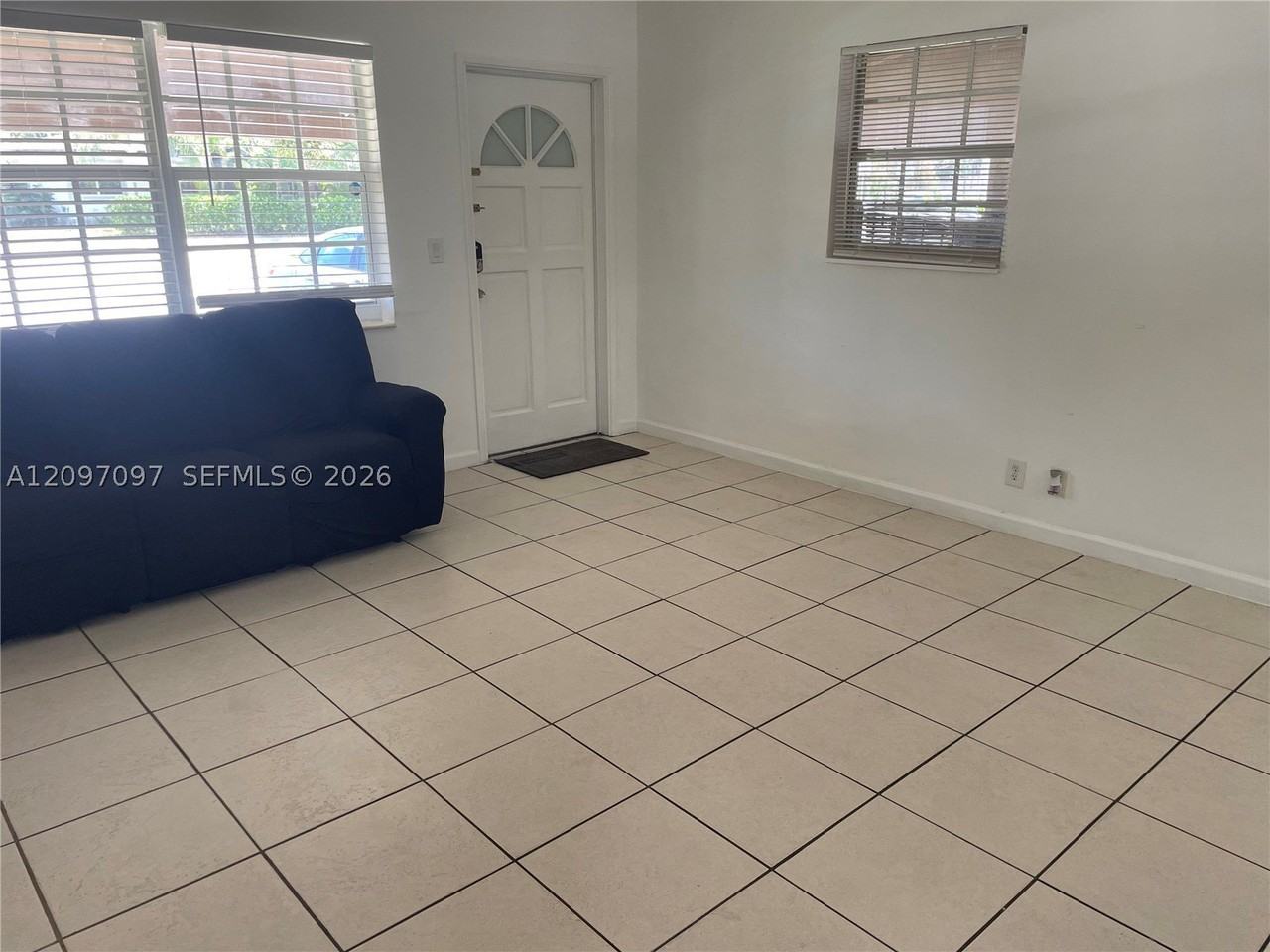 1609 Davie Blvd - Photo 5 of 29