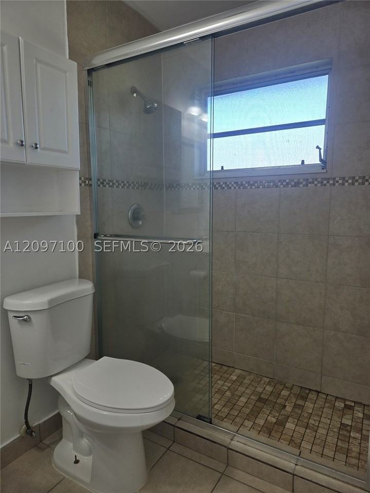 1512 Ne 118th St #2 - Photo 7 of 14