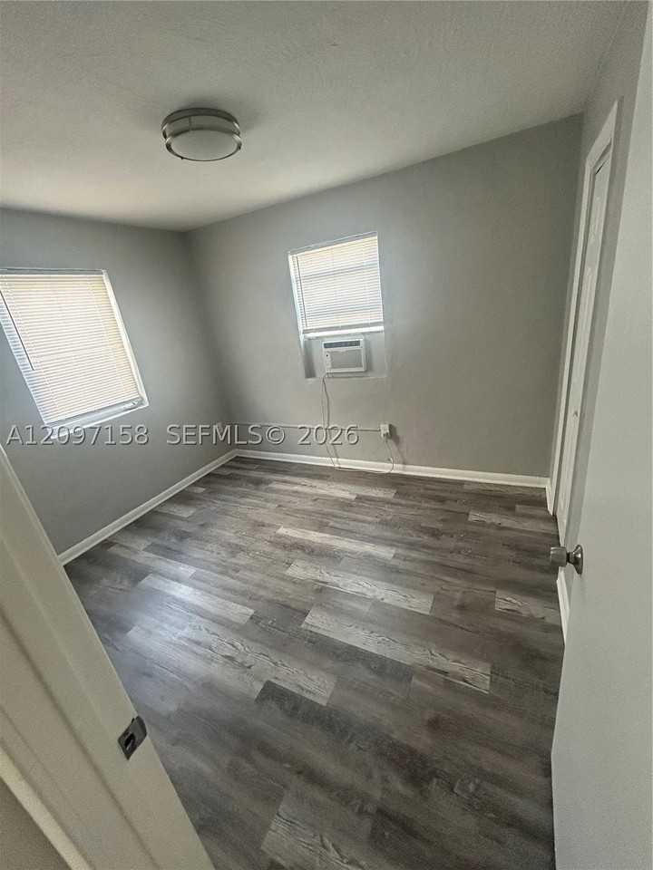 161 Nw 15th St #5 - Photo 6 of 22