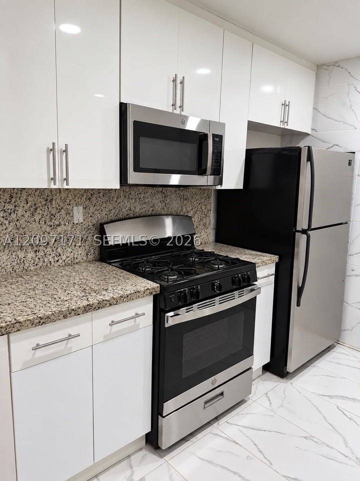 2894 Nw 196th St #2894 - Photo 6 of 17