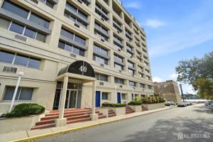 featured image of 40 Fayette St #37