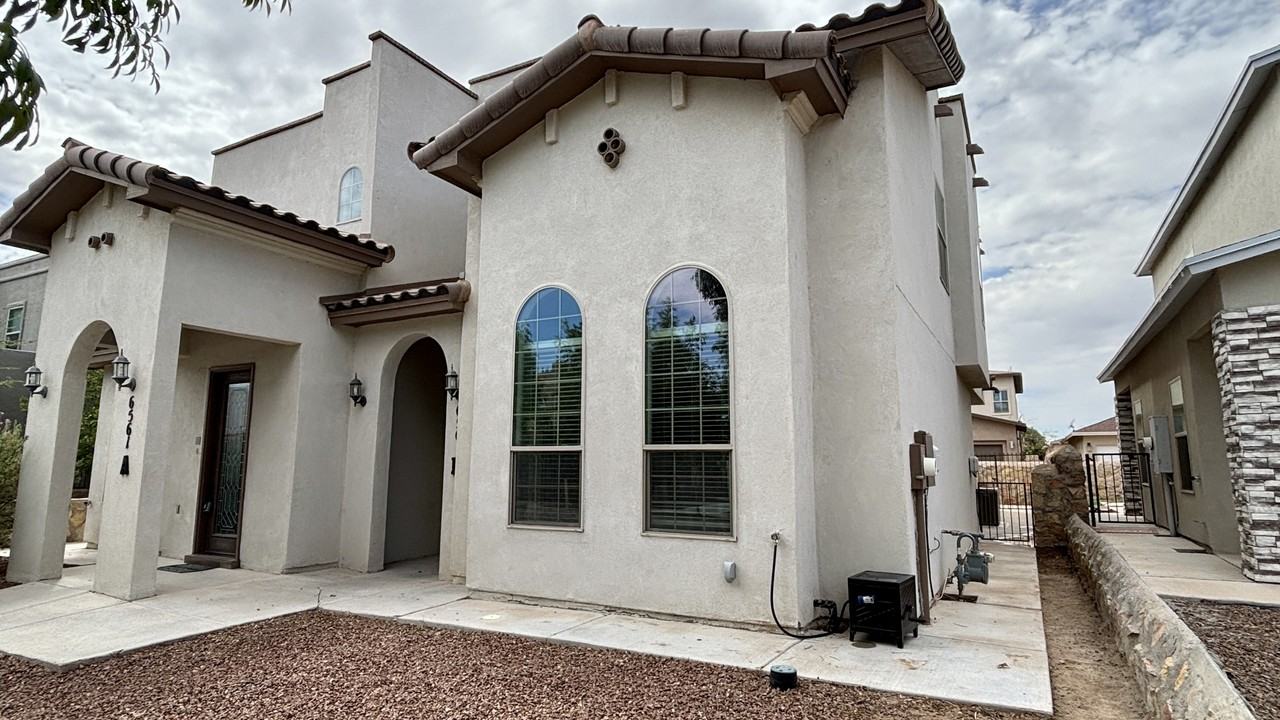 6561 Hoop Street Unit B - Photo 3 of 40