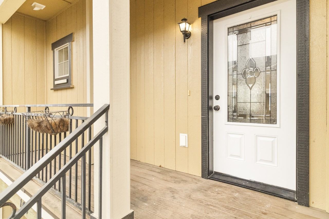 Gravelly Lake Townhomes LLC - Photo 5 of 8