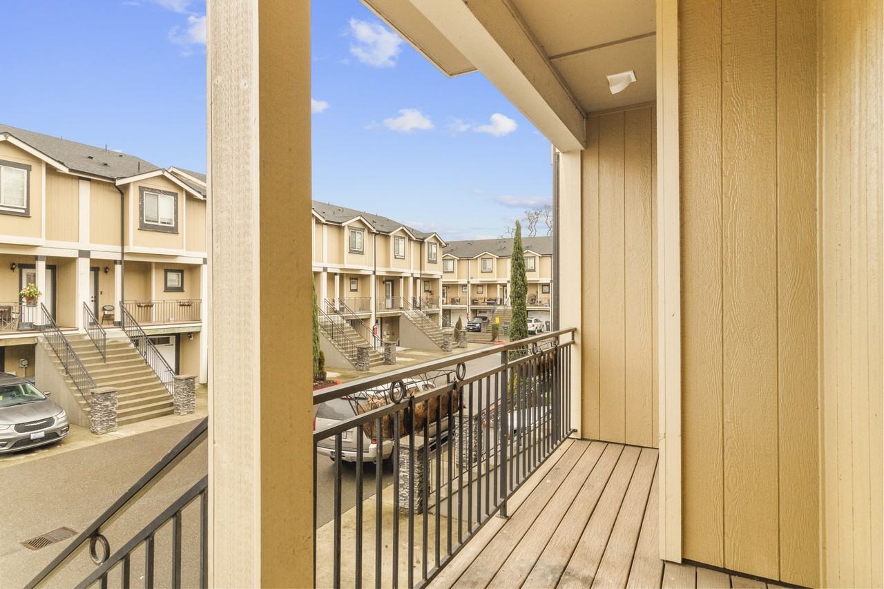 Gravelly Lake Townhomes LLC - Photo 7 of 8
