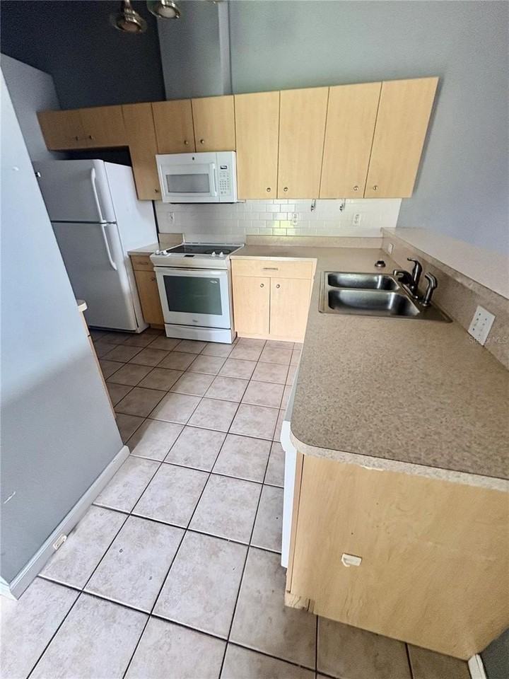 26 Prosperity Ln #B - Photo 2 of 9