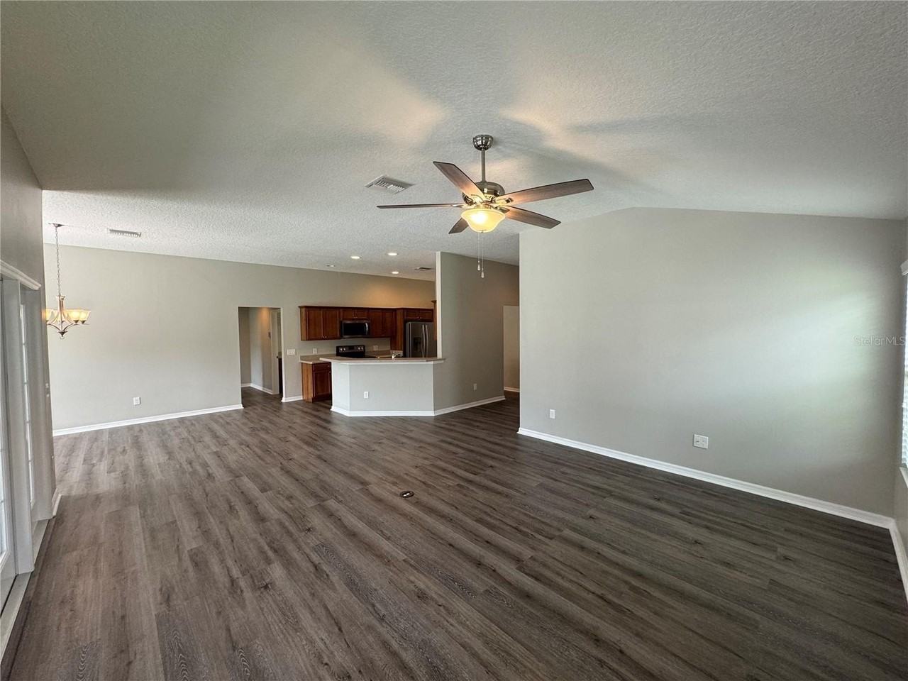 11221 Hess Way - Photo 3 of 23
